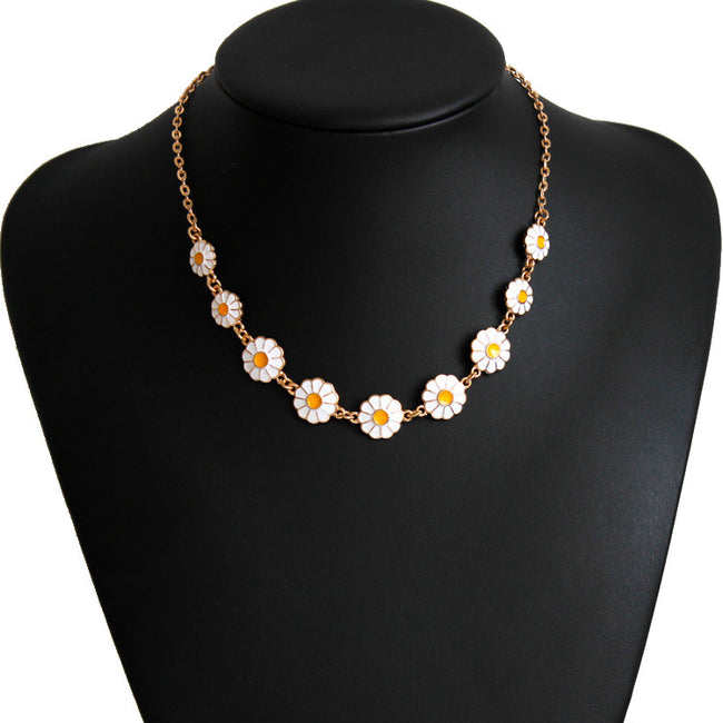 *JORDON - Daisy Charm Necklace